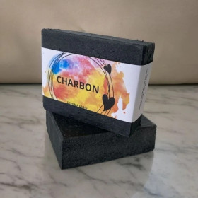 Savon artisanal au charbon détoxifiant profond - La Savonnerie