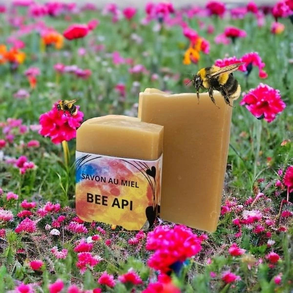 Savon artisanal Bee Api Nourrissant au Miel - La Savonnerie Chinonaise