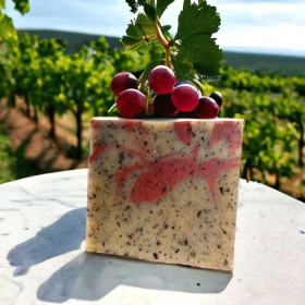 Savon artisanal Chinon hommage au terroir - La Savonnerie Chinonaise