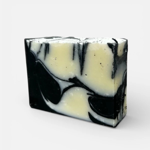 Savon artisanal au charbon détoxifiant profond - La Savonnerie